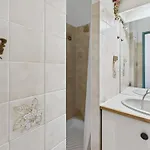 Lumineux Pour 4 Au Grau D'agde Avec Vue Piscine Et Parking - Fr-1-423-323 Apartamento