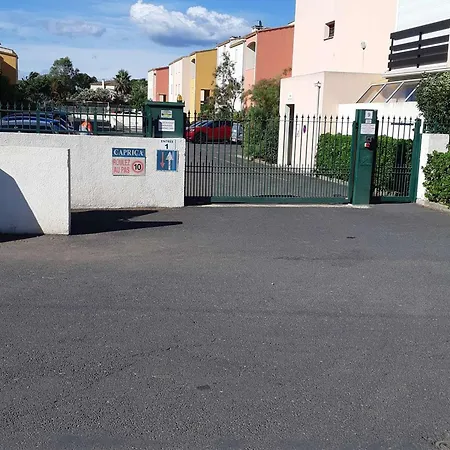 Lumineux Pour 4 Au Grau D'agde Avec Vue Piscine Et Parking - Fr-1-423-323 Apartamento