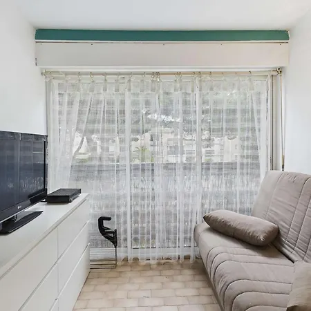 Lumineux Pour 4 Au Grau D'agde Avec Vue Piscine Et Parking - Fr-1-423-323 *